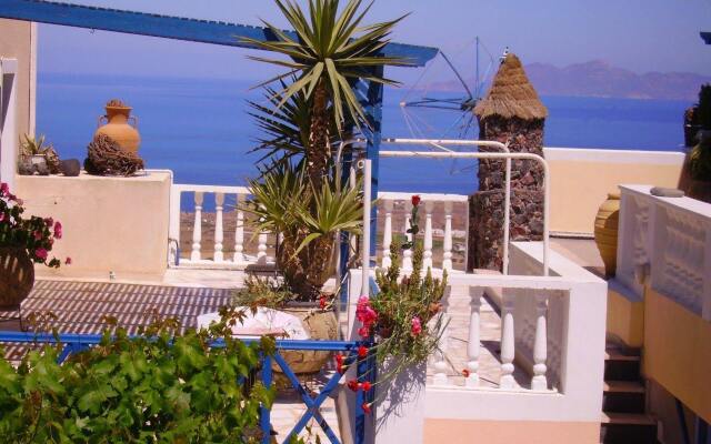 Hotel Thira