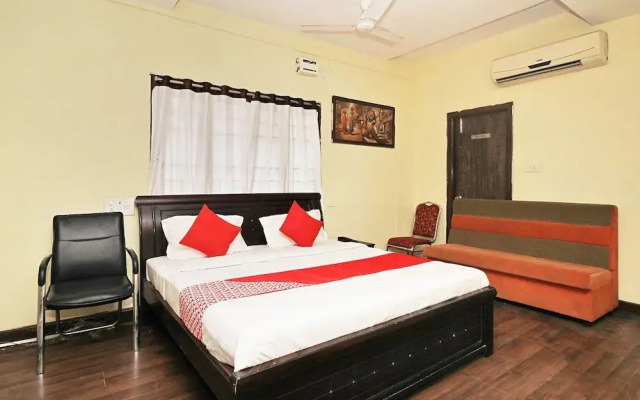 OYO 24605 Grand Season