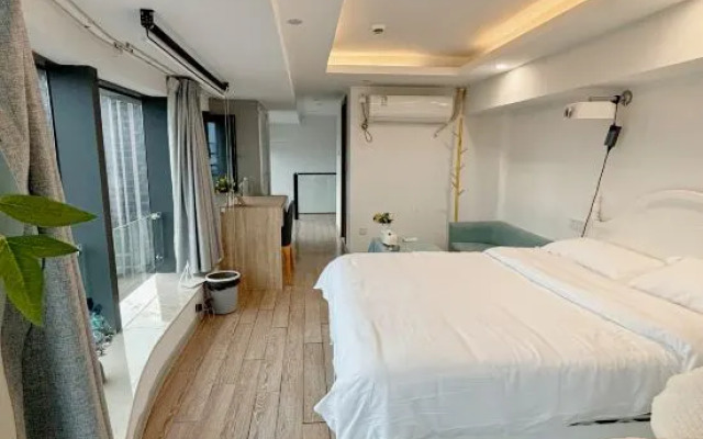 Jiasheng Apartment Hotel (East Second Ring Road Taihe Branch)