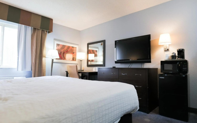 Baymont by Wyndham Flint Airport North