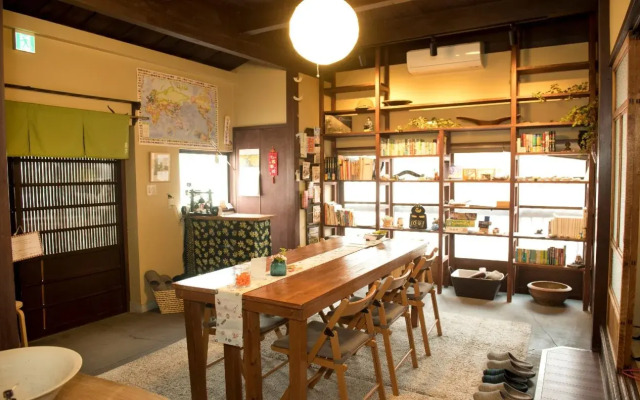 Osaka Guesthouse Midoriya - Hostel