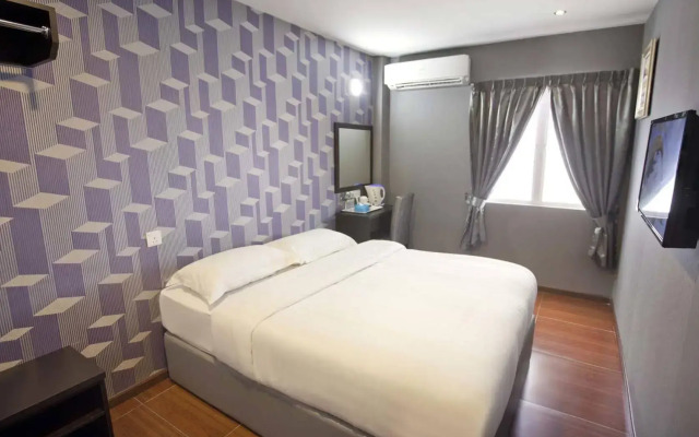 OYO 383 V3 Hotel Nusajaya