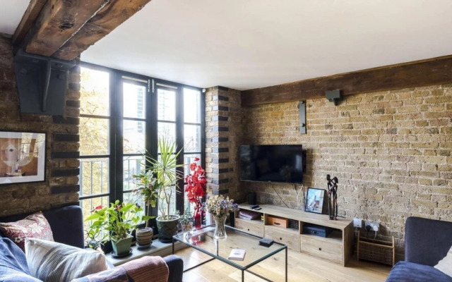 Stunning 2-bed Converted Warehouse - Sleeps 4