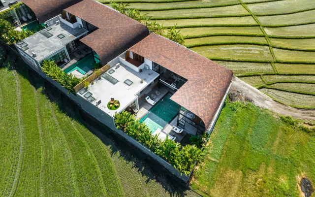 Villa Mango 3 - Amazing 4-bdr Villa in Berawa ! PERFECT LOCATION !