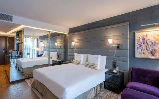 Royal Savoy Hotel & Spa