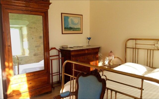 Relais de Montgeoffroy B&B