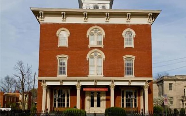 Ragland Mansion Bed & Breakfast