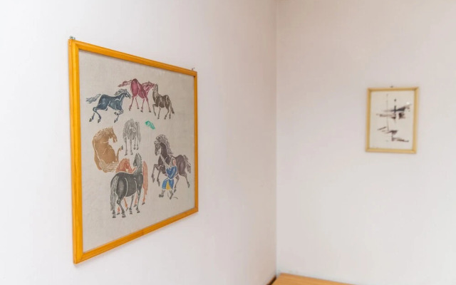 Cozy, Spacious & Sunny in Heart of City Center