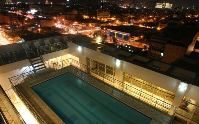 Herald Suites Solana