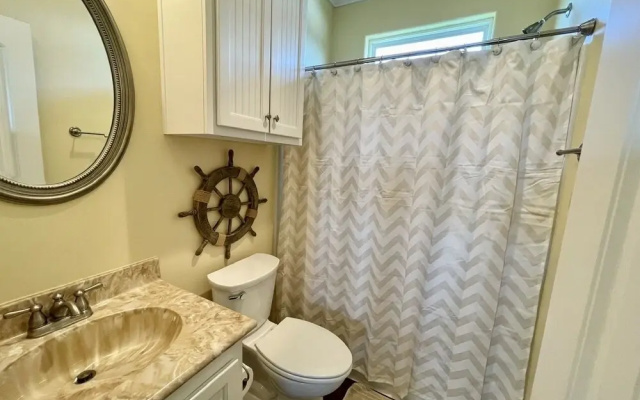 Beachy Beach 3 Bedroom Home by Redawning