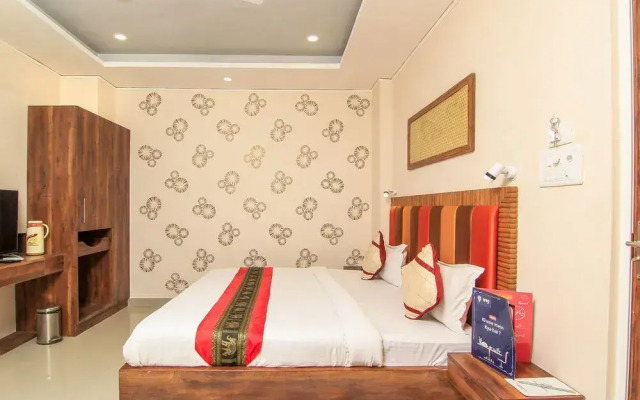 OYO 4975 Hotel Buddha Residency