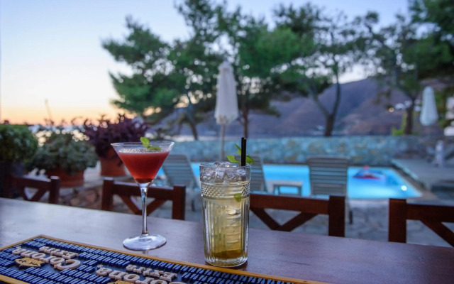 Yperia Hotel