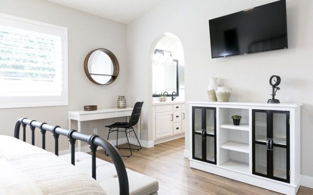 Gilbert Harwell 4 Bedroom Home by RedAwning