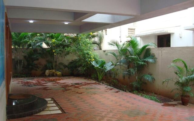 Lloyds Guest House Krishna Street - T Nagar