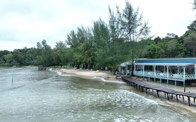 Sandy Beach Bungalows