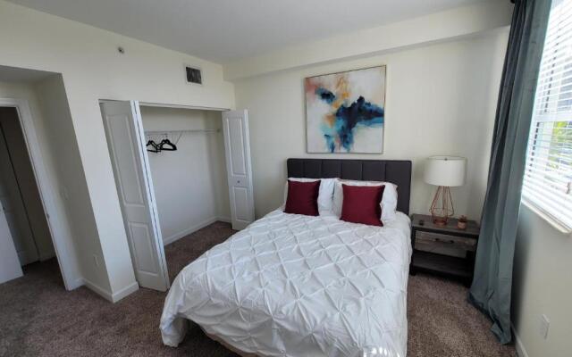 2br2bd, Downtown, Cal King