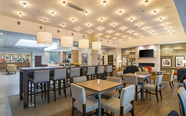 Hampton Inn Chicago North-Loyola Station
