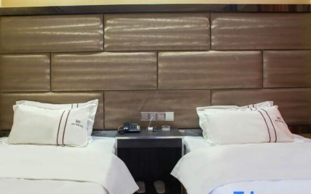 Domi Hotel
