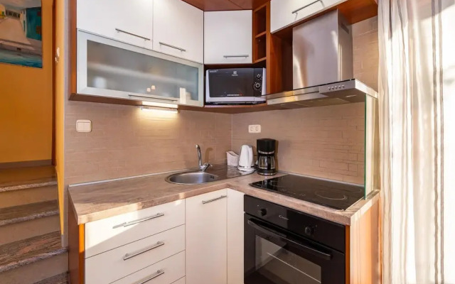 Nice Apartment in Modric With 1 Bedrooms and Wifi
