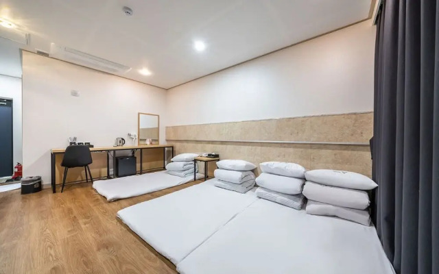 Incheon (Wolmido) Grand Suite Hotel