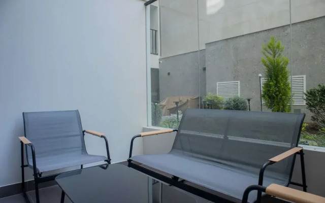 w Spectacular 1BR w Terrace in Miraflores