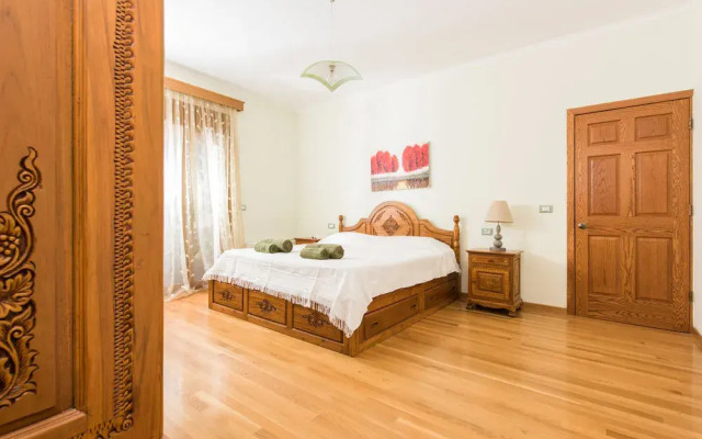 Zeus Residence