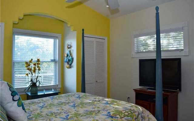 Lakeside Beach House by RedAwning