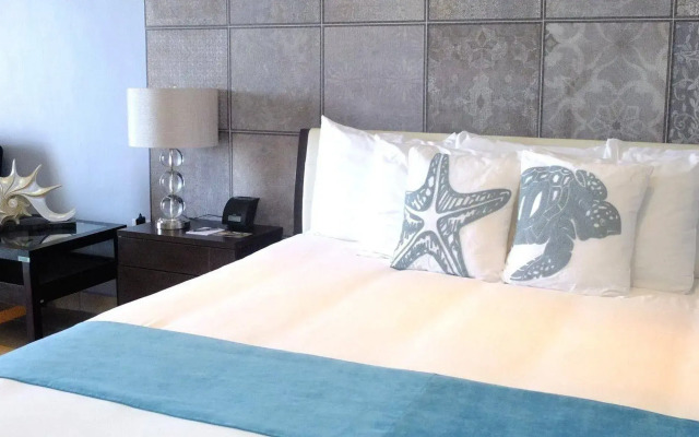 Tropical Suites Hotel