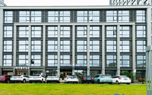 Zhoushan Regent Light Luxury Hotel