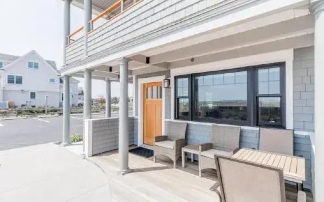 Lighthouse Suites at Pine Point