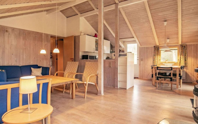 Lovely Holiday Home in Humble near Sea