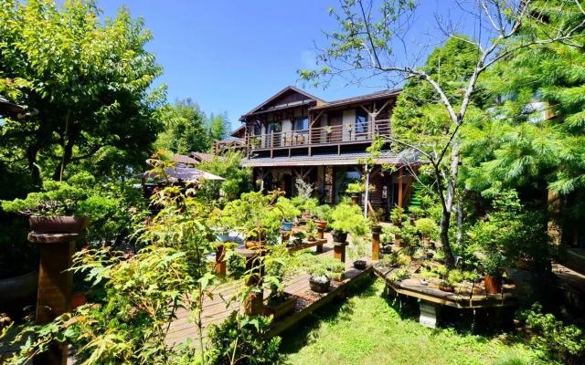 Shiyai Taoyuan B & B