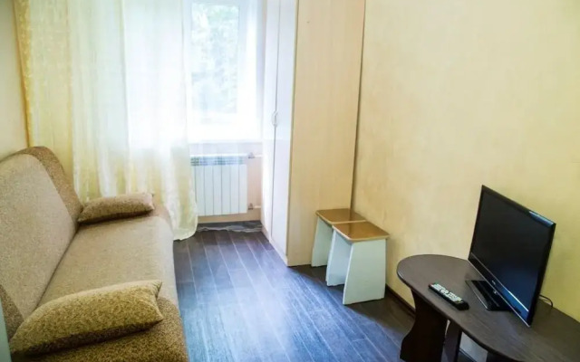 Apartment on Metallurgov 41