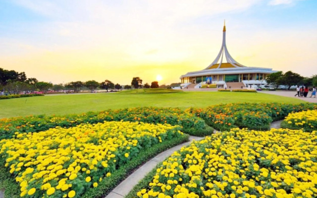 Crystal Suites Suvarnabhumi Airport