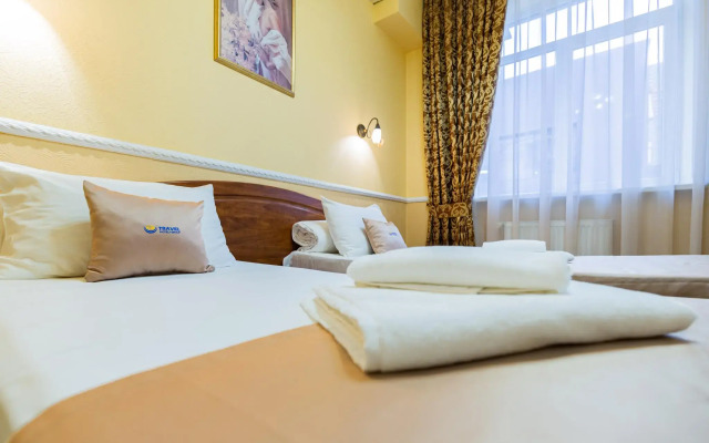 У Озера от Травел Хотелс Антураж