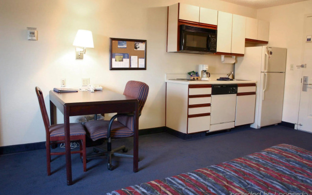 Candlewood Suites Washington-Fairfax by IHG