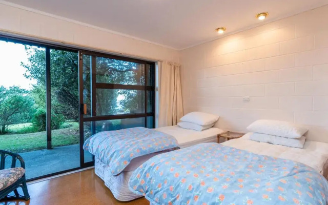 Talinga Ocean Views - Mangawhai Holiday Home
