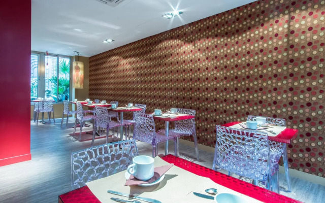 Posy Hotel by Happyculture