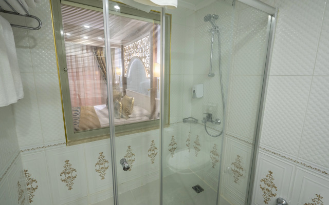 J'adore Deluxe Hotel & Spa