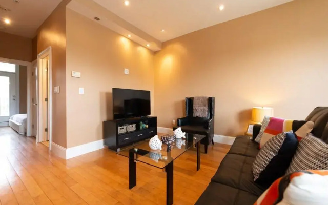 Pelicanstay in Boston Bay Village