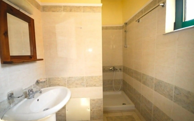 Aloni Suites