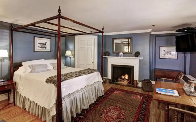 200 South Street Inn