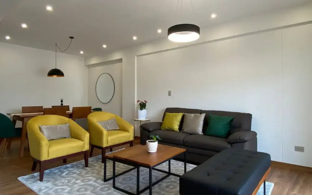 Incredible 3BR With Balcony in Miraflores