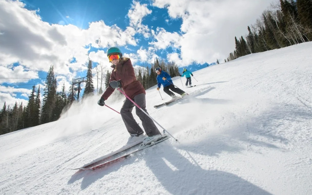 Grand Summit Mountainside Next to Red Pine Gondola by RedAwning - Save 20% on 7+ Nights!