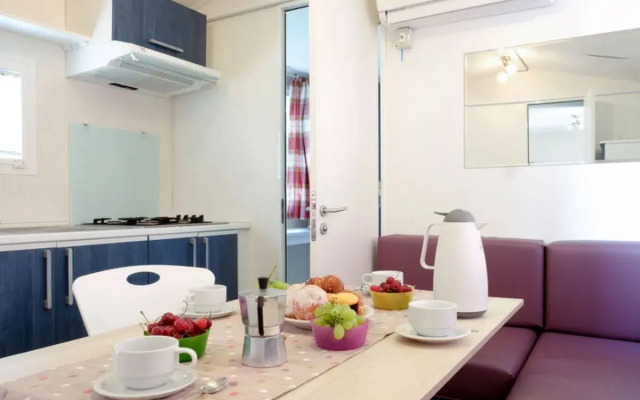 Residence Village (CLL240)