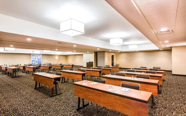 Cambria Suites Avon - Cleveland