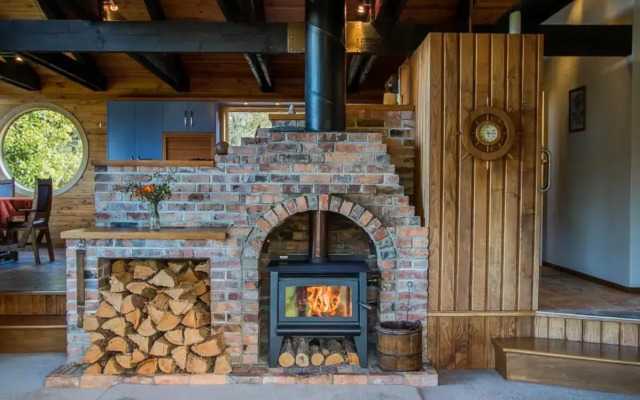 Tasman Hideaway - Marahau Holiday Home