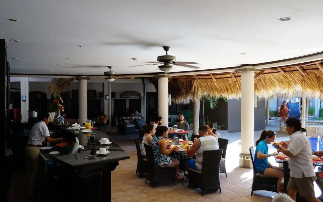 Hotel Colono Beach
