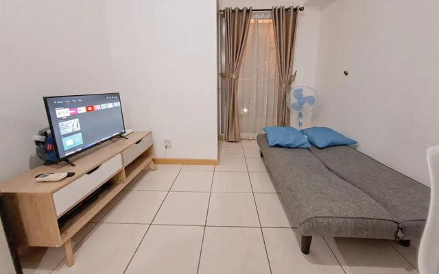 Nice And Homey 2Br Apartment M-Town Residence