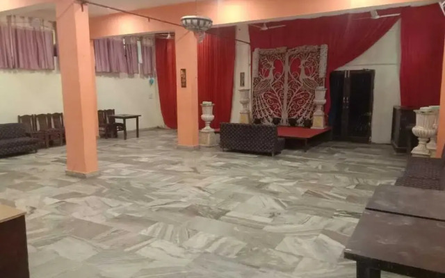 Hotel Ambika Palace